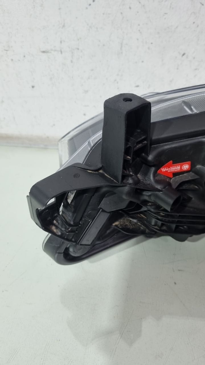 Farol Dianteiro Direito Nissan Kicks 2022/2024 Usado