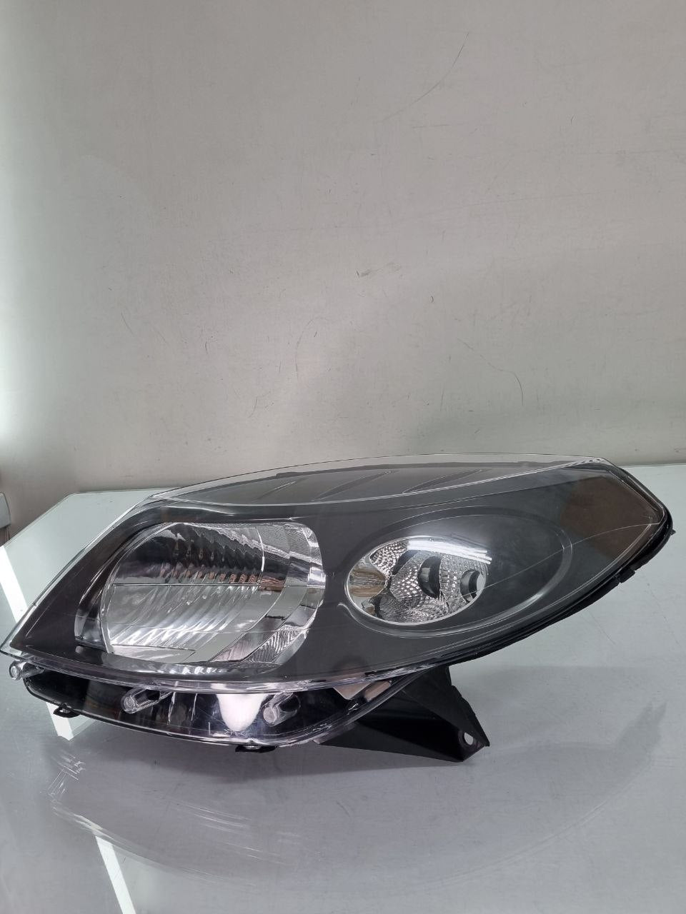 Farol Diant Esq Renault Sandero 2007/2012