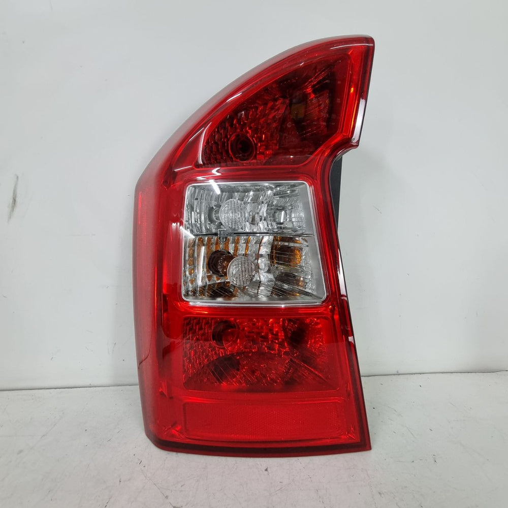 Lanterna Tras Esq Kia Carens 2006/2012