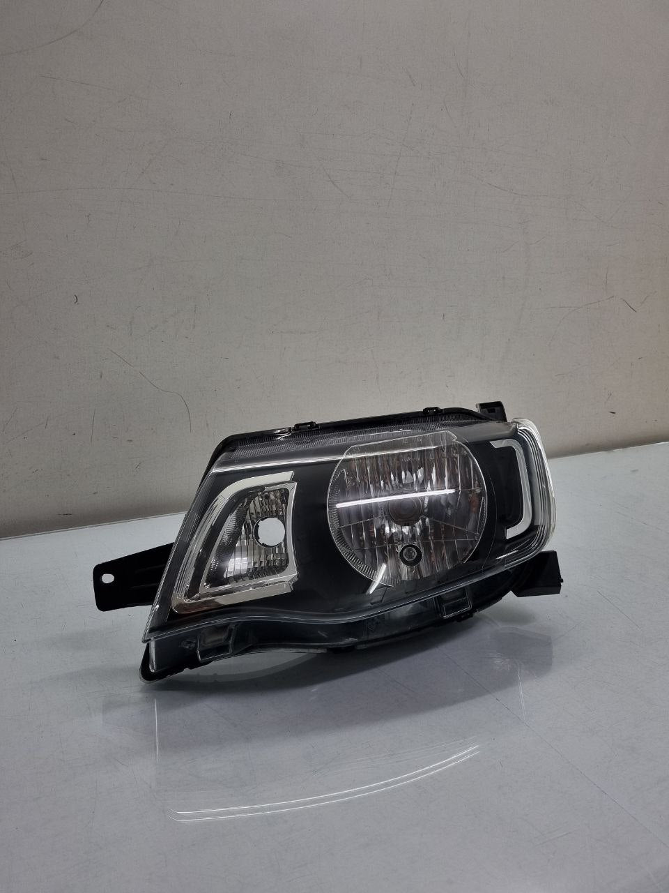 Farol Esquerdo Kwid 2017/2022 Masc Negra