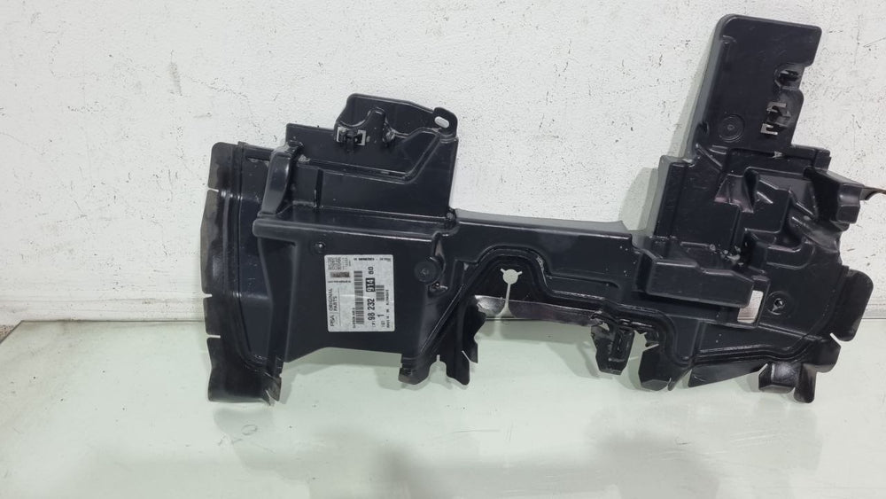 Defletor Ar Radiador Esq Peugeot 208 2013/2022