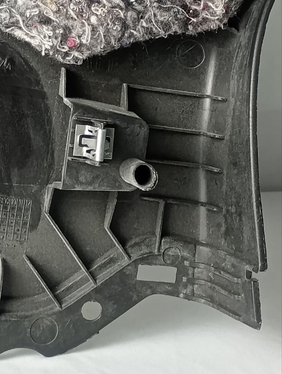 Moldura Coluna C Suporte Bagagito Esquerda Ford Ka Hatch 2014/2021 Nova