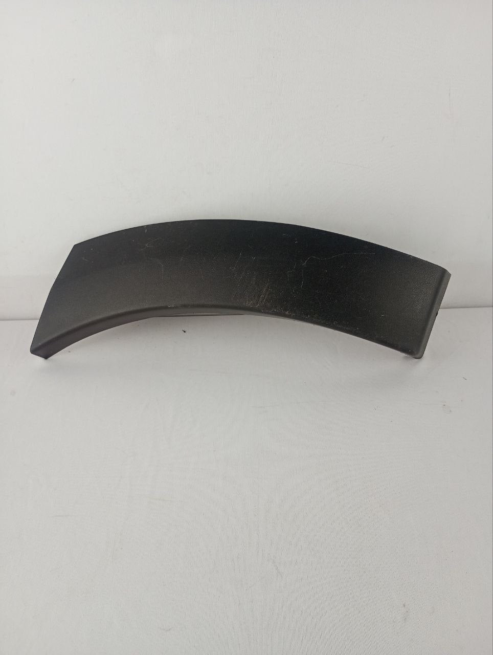 Moldura Parabarro Tras Esq Volkswagen Saveiro G6 2013/2016