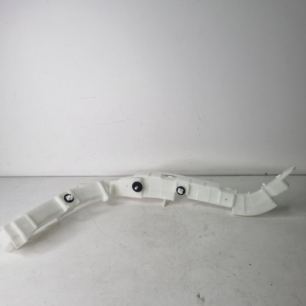 Guia Para-choque Tras Esq Chevrolet Captiva 2008/2017