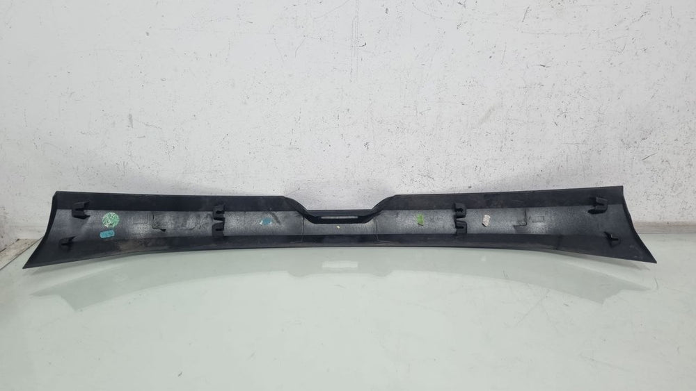 Moldura Tampa Tras Peugeot 208 2020/2023