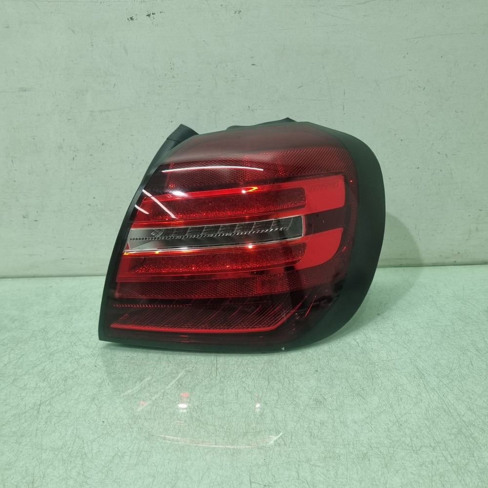 Lanterna direita Mercedes GLA 250 Modelo 2017/2020