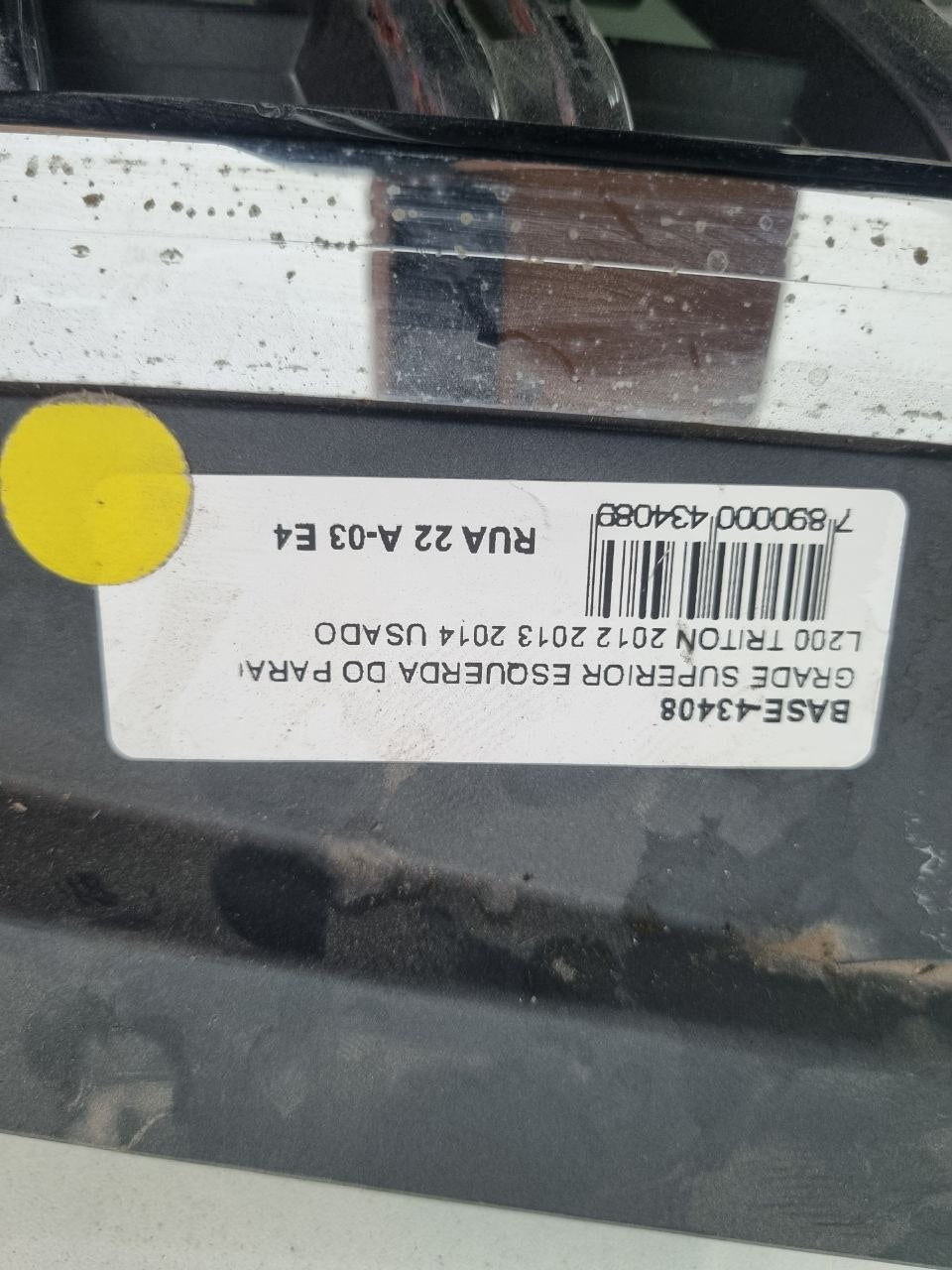 Grade Superior Esquerda Parachoque Mitsubishi L200 Triton 2012/2014 Usado