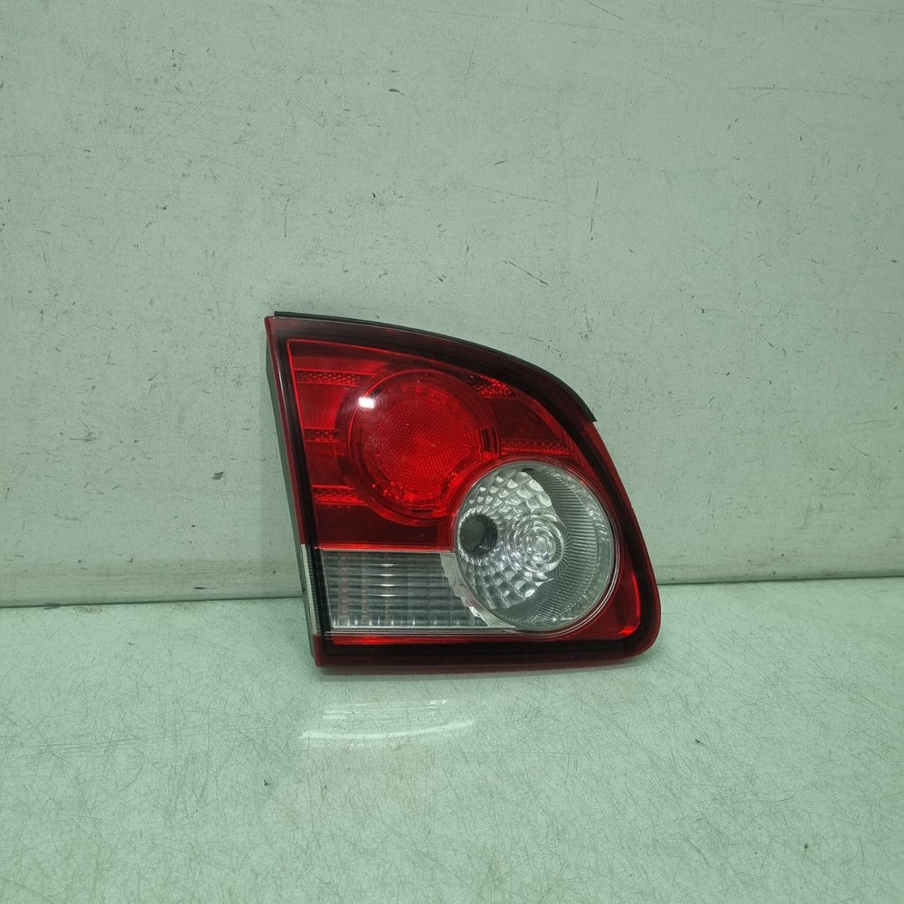 Lanterna Tampa esquerda Corsa Classic  2010/2016