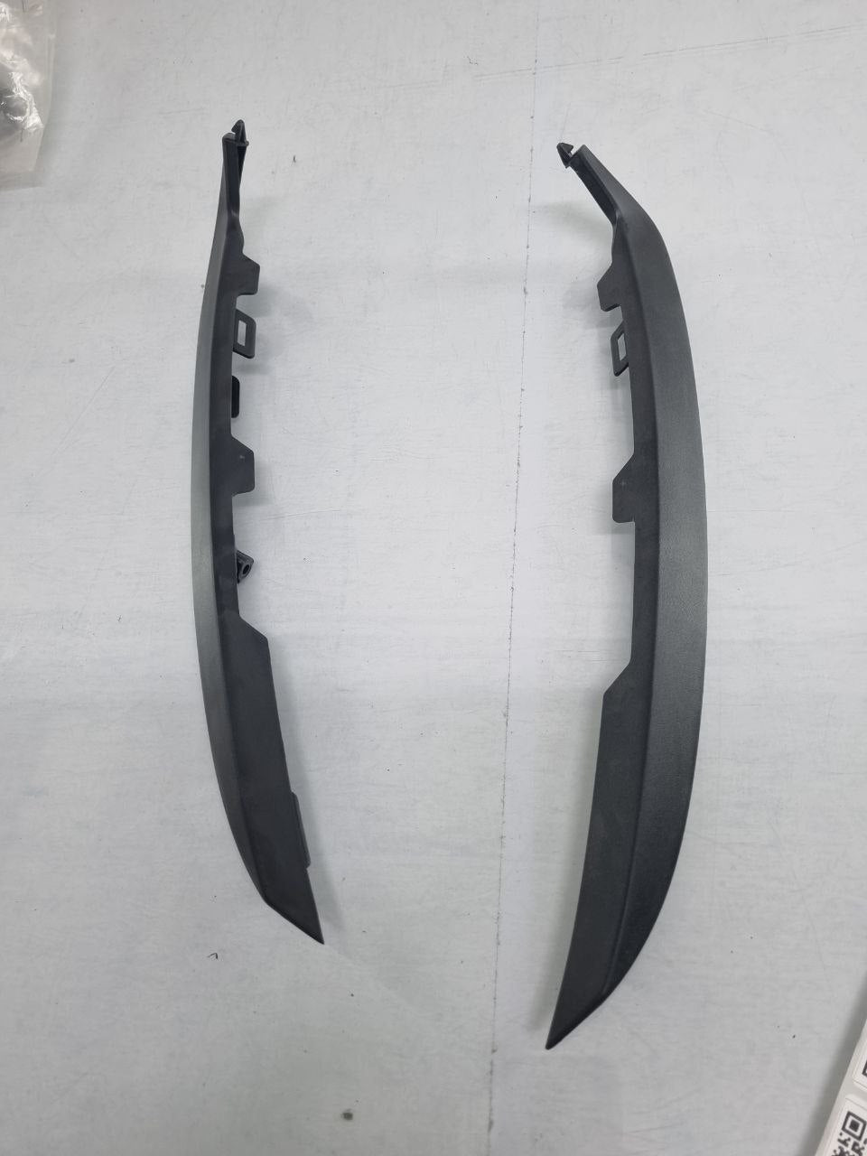 Moldura Inferior Farol Renault Sandero Logan 2015/2024 Nova