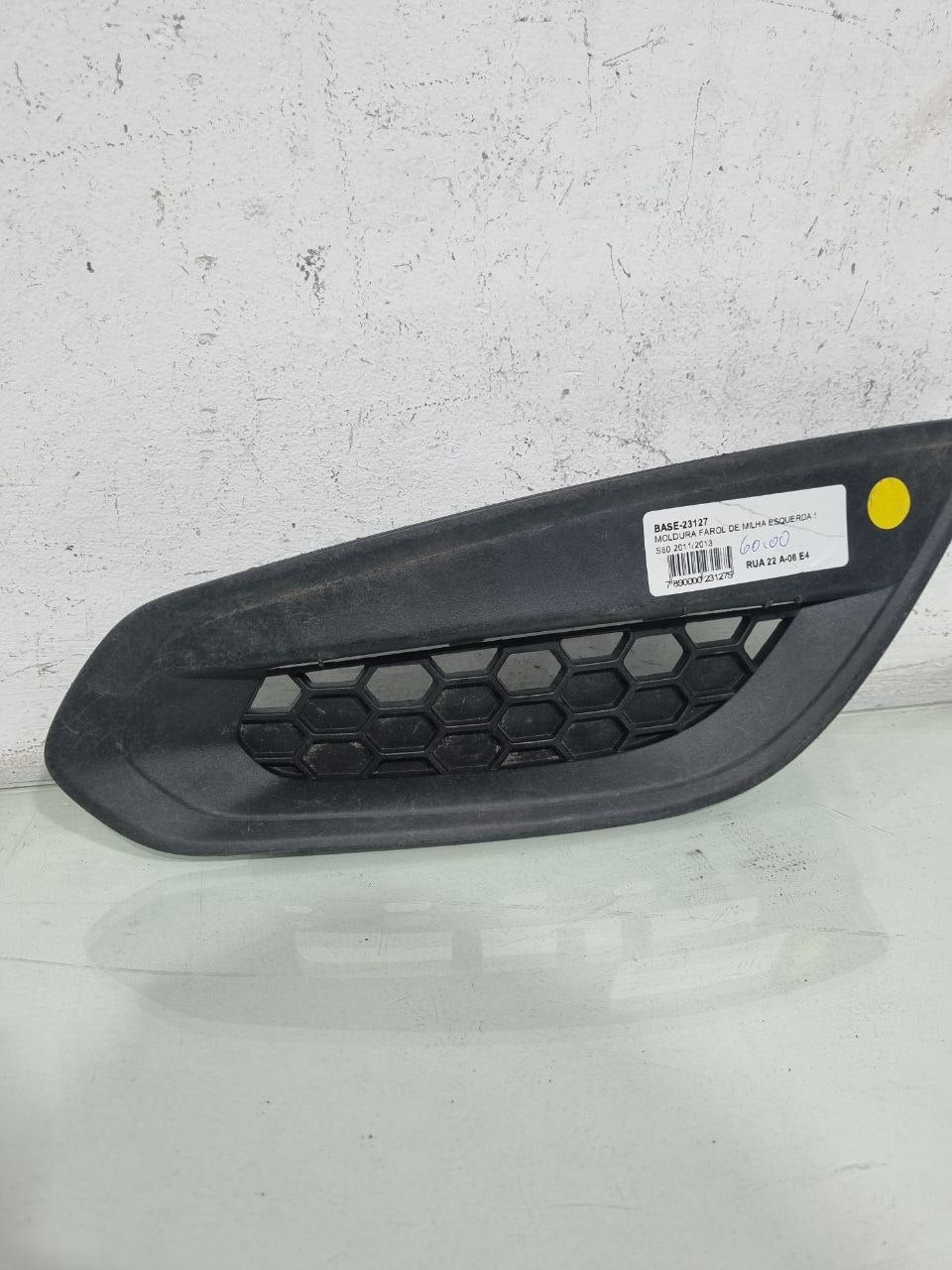 Moldura Farol de Milha Esquerda Volvo S60 2011/2013 Usado