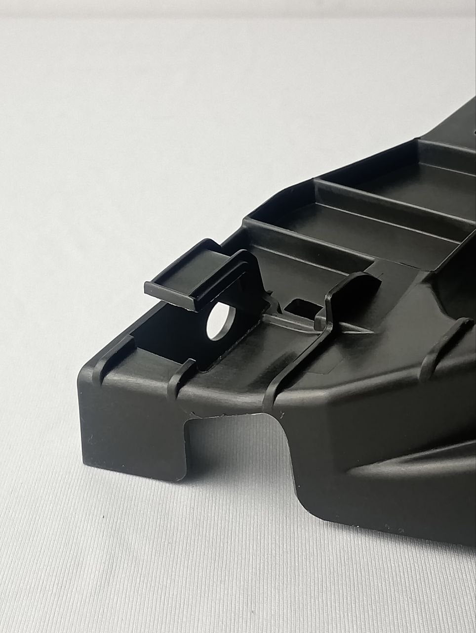 Suporte Para-choque Dianteiro Direito Honda HR-V 2022/2025 Novo