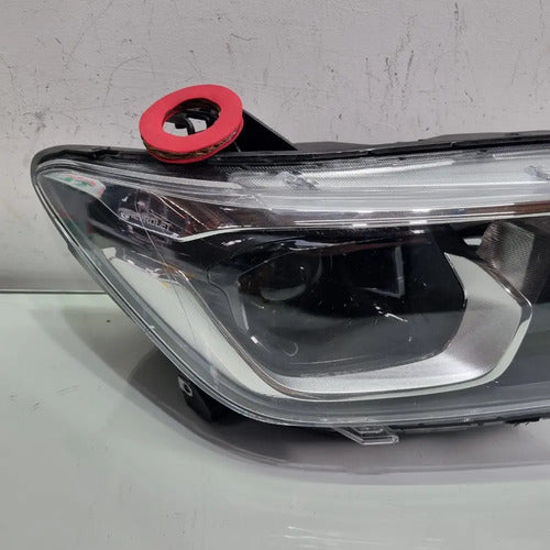 Farol Direito C/globo Optico Chevrolet Tracker 2020/2024 Direito/passageiro