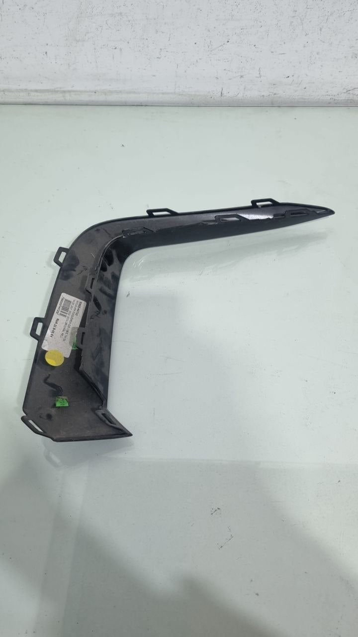 Moldura Diant Esq Cibie Volkswagen Taos 2021/2023
