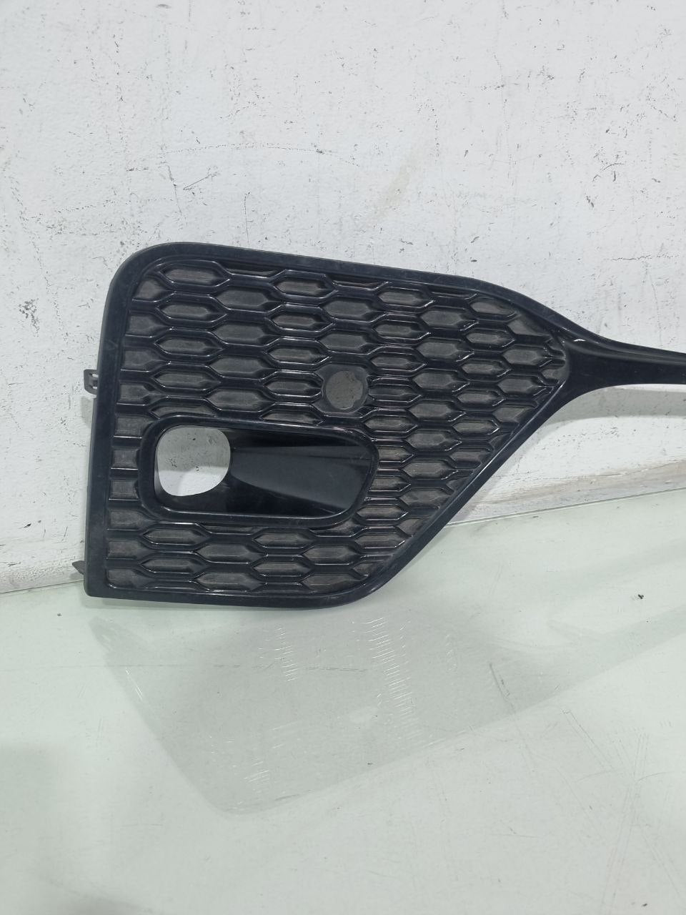 Moldura Cibié Dianteira Direita Toyota Hilux SW4 2022/2023 Usado