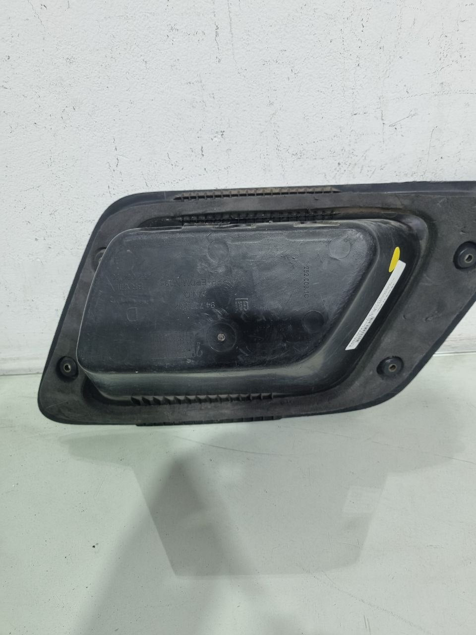 Pisante Lateral Direito Chevrolet Montana 2011/2016 Usado