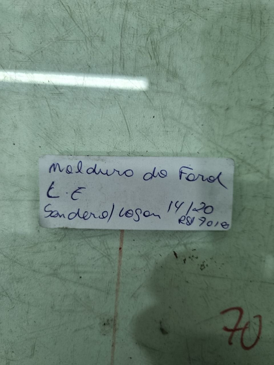 Moldura Farol Dianteiro Esquerdo Renault Sandero/Logan 2014/2020 Usado