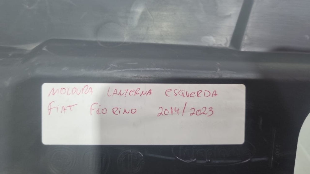 Moldura Lanterna Tras Esq Fiat Fiorino 2014/2023