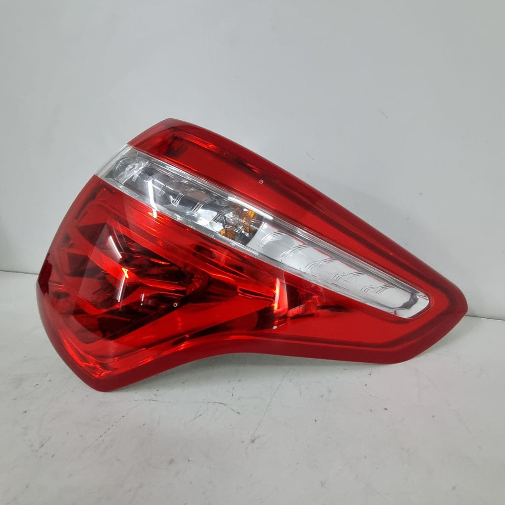 Lanterna Tras Dir Mercedes-Benz GLA 2014/2020