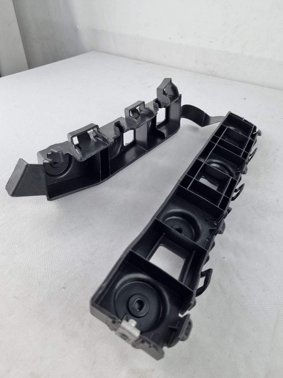 Suporte Guia Para-choque Tras Esq/Dir Chevrolet Prisma 2013/2016