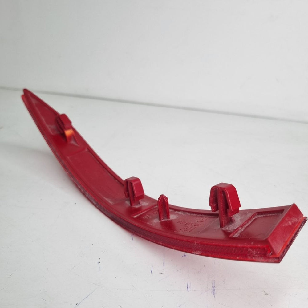 Refletor Tras Dir Parachoque Volkswagen Jetta 2015/2018