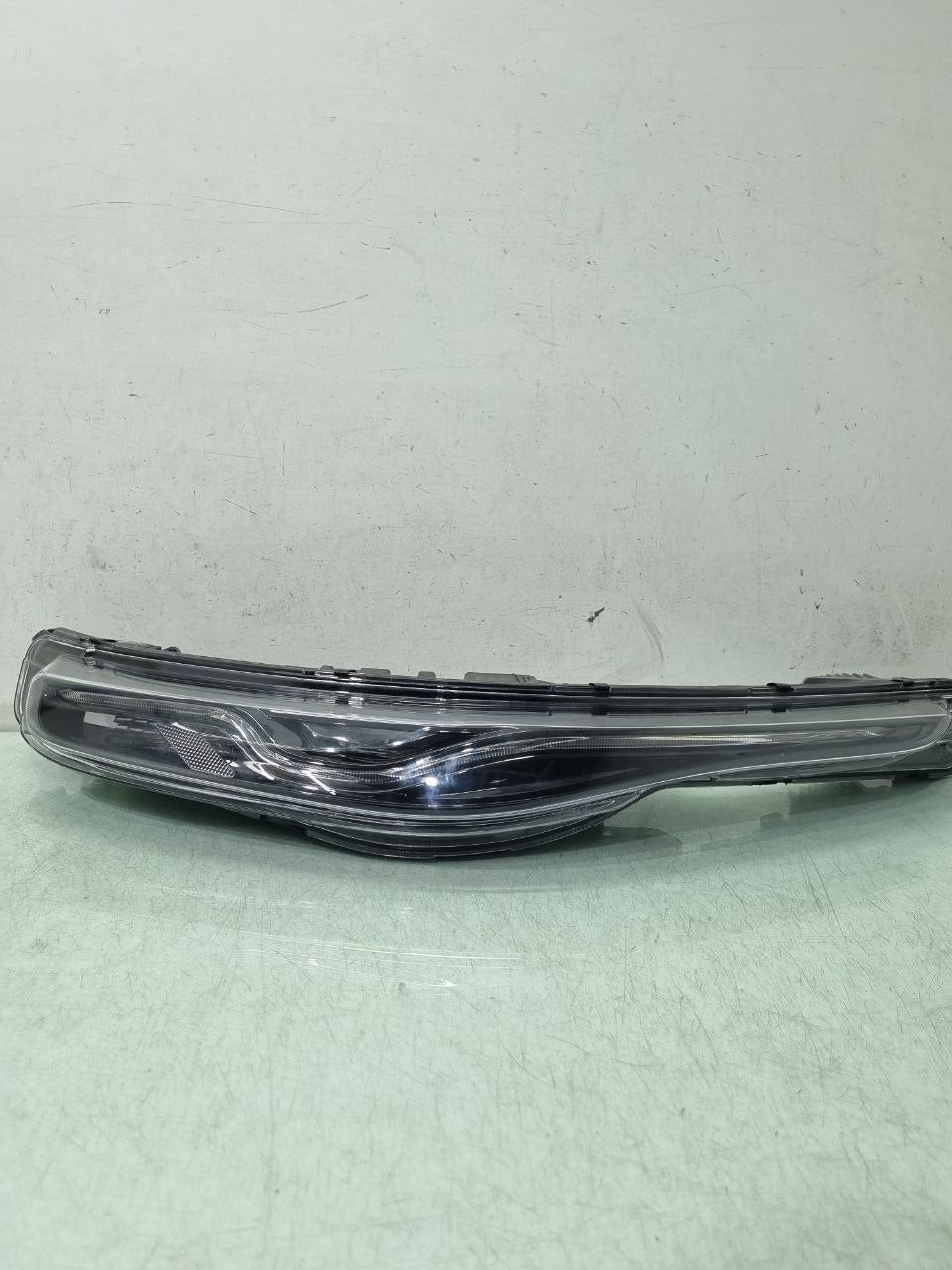 Farol Superior Esquerdo Fiat Toro 2022/2025 Usado