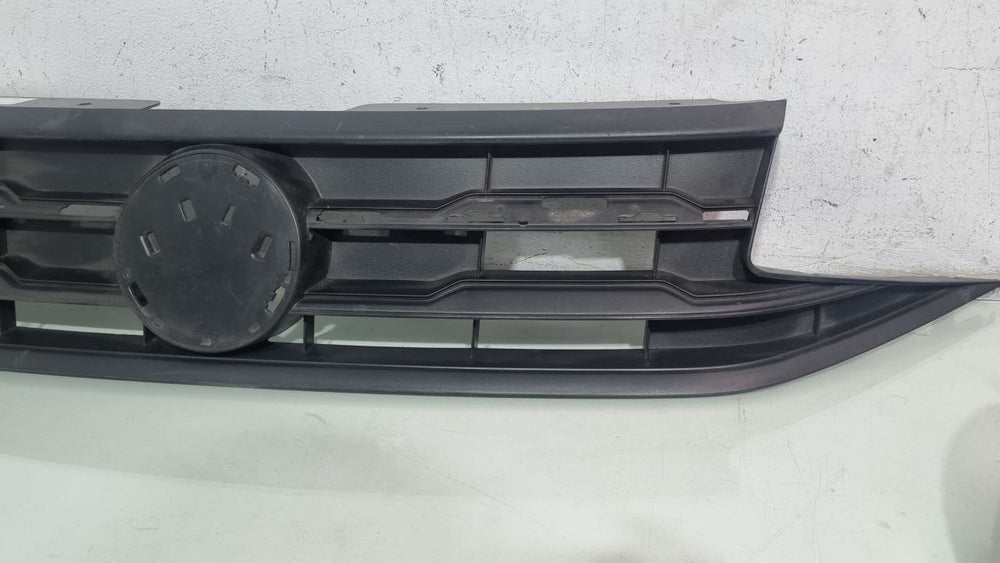 Grade Diant Superior Volkswagen Saveiro 2024/2025