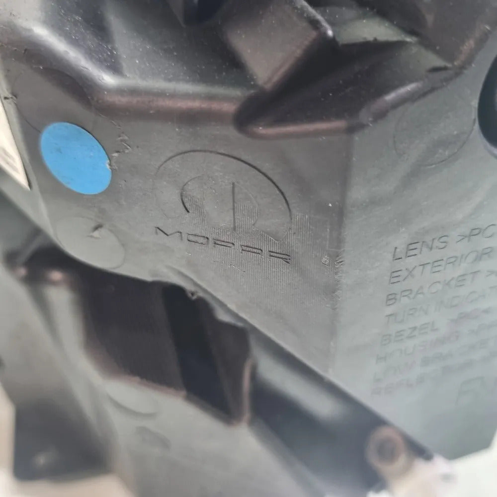 Farol lado direito full léd jeep commander 2022 a 2024