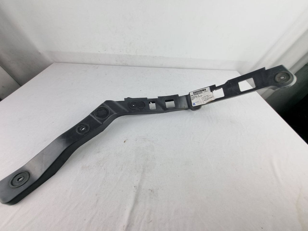 Suporte Guia Para-choque Tras Dir Chevrolet Prisma 2006/2012