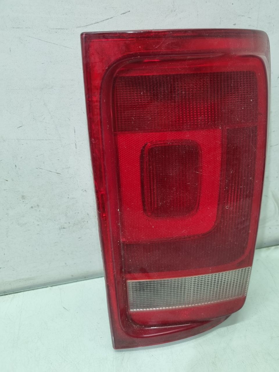 Lanterna Traseira Direita VW Amarok 2010/2016 Usada