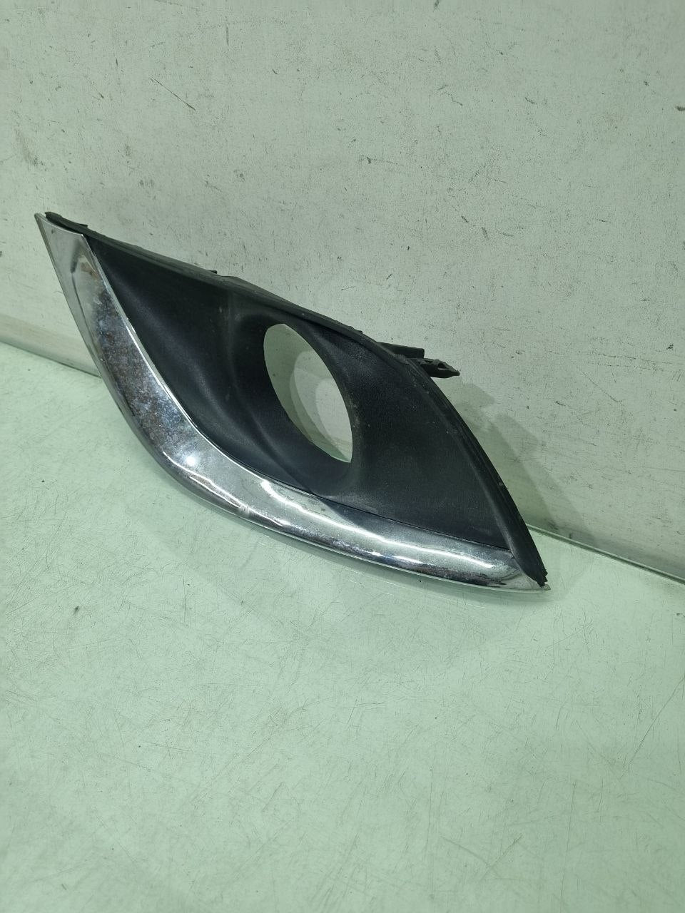 Moldura Farol Neblina Dianteiro Esq Chevrolet Cruze 2016/2019 Usado