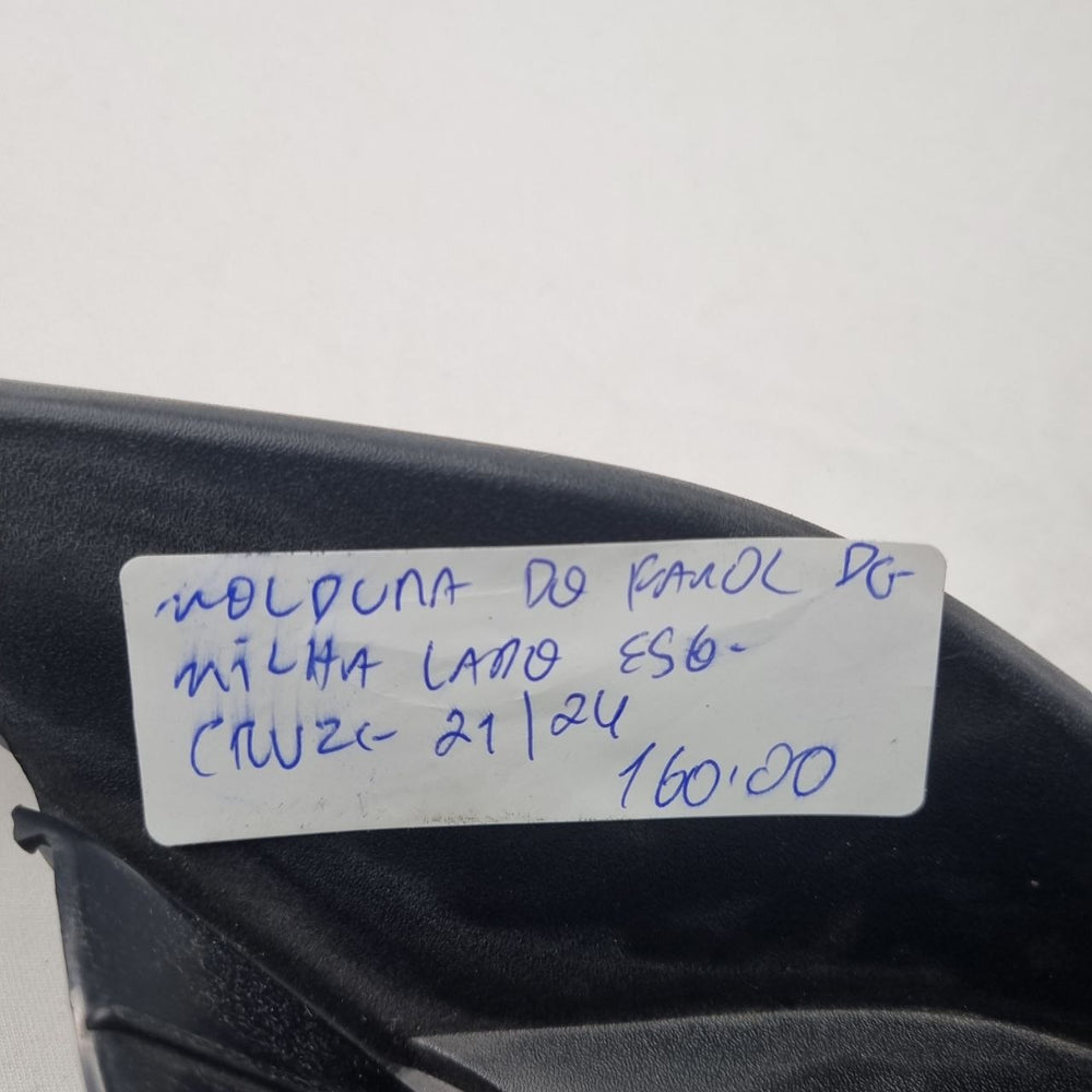 Moldura Farol de Milha Dianteira Esquerda Chevrolet Cruze 2021/2024 Nova