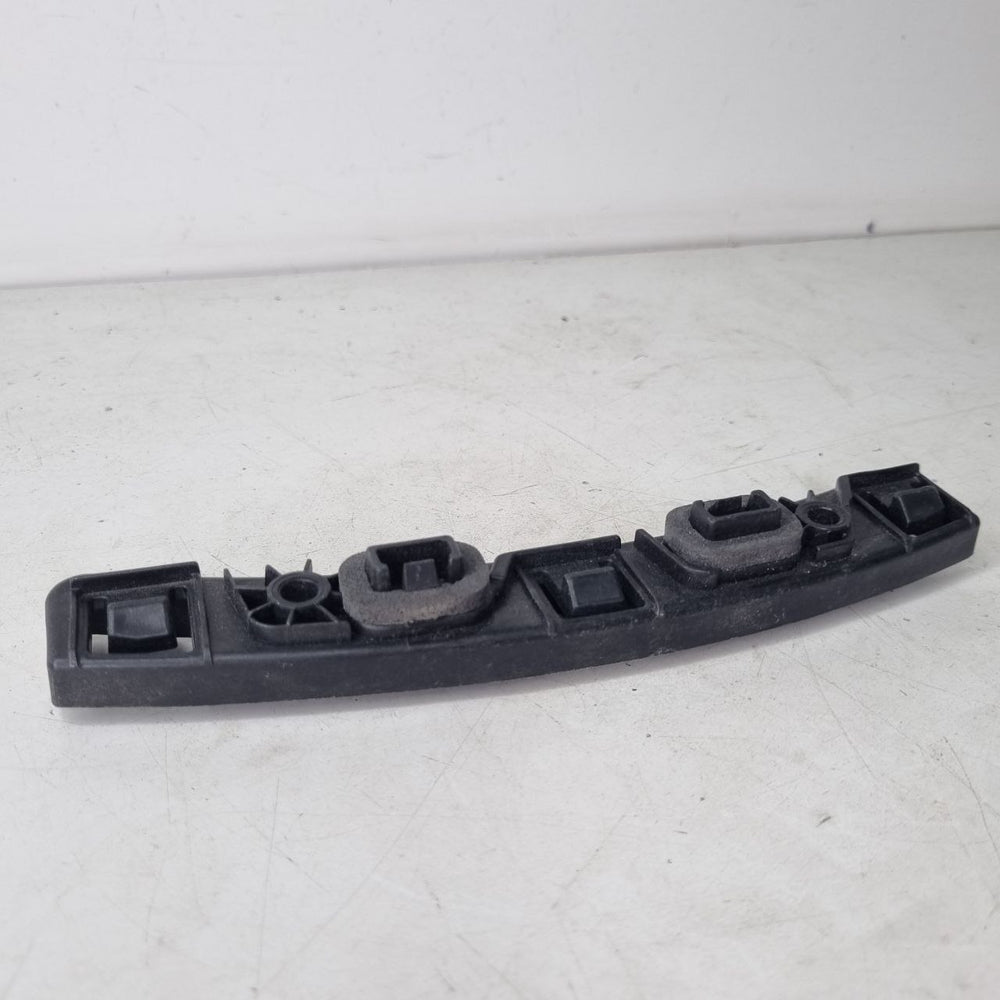 Suporte Para-choque Tras Esq Fiat Mobi 2017/2023