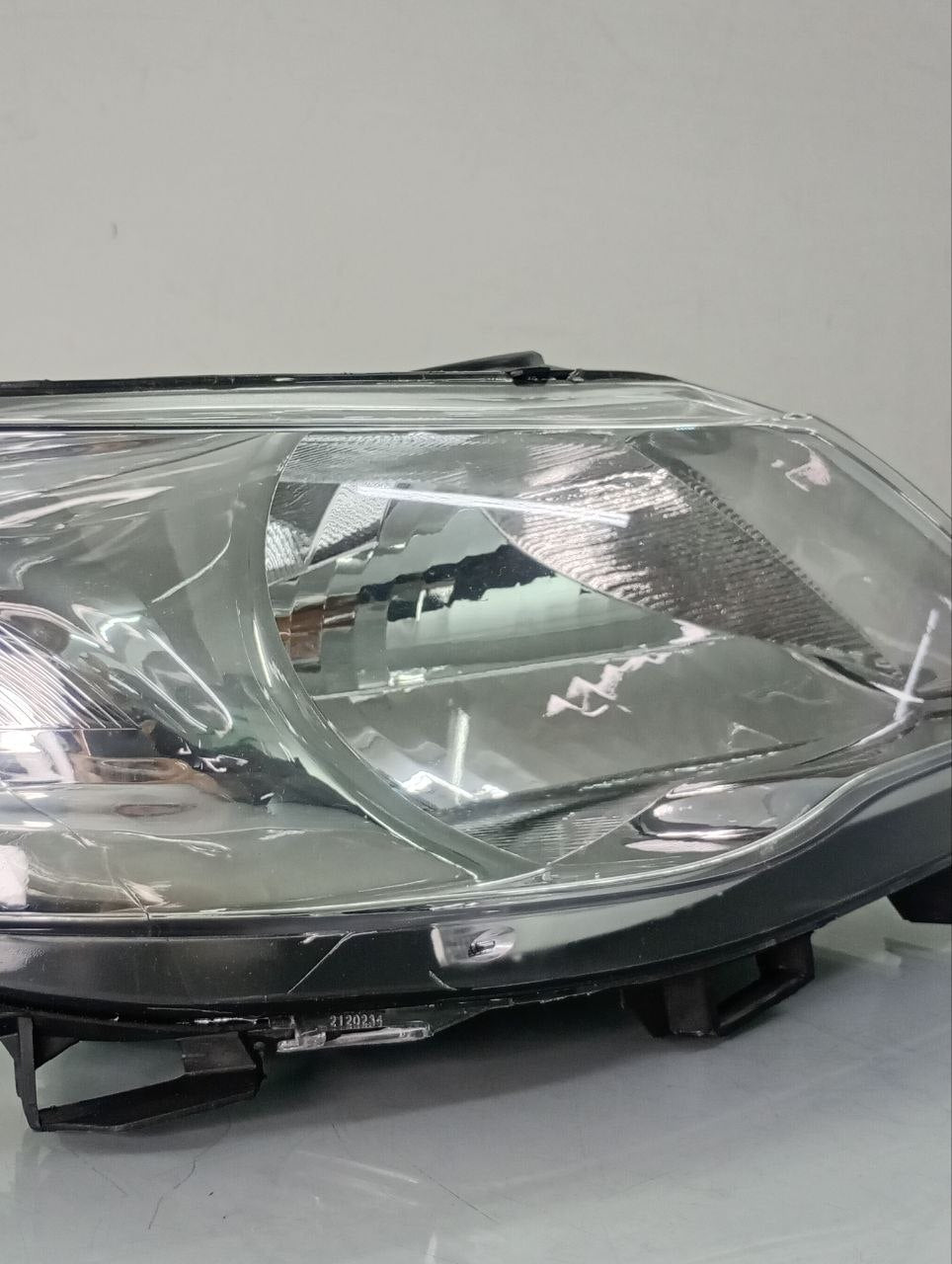 Farol direito gol GV 2009/2012 
Gol Saveiro Voyage original