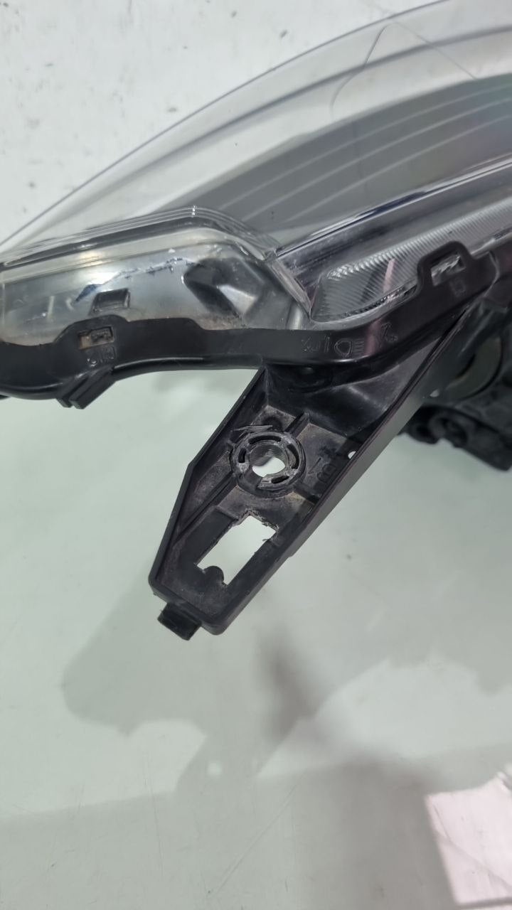 Farol Dianteiro Esquerdo Nissan Kicks 2017/2021 Usado