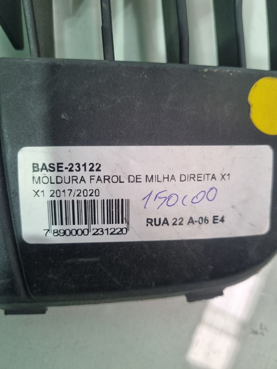 Moldura Farol de Milha Direita BMW X1 2017/2020 Usado