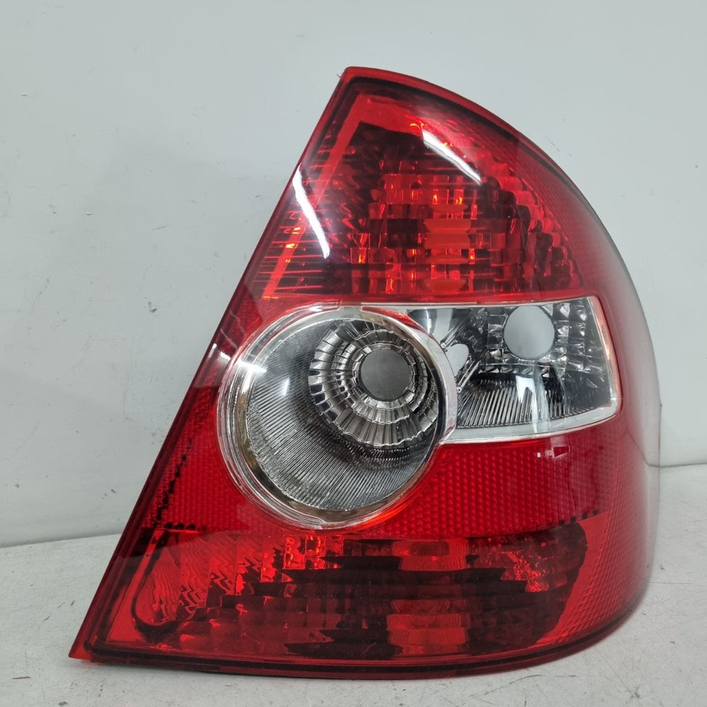 Lanterna Tras Dir Ford Fiesta Sedan 2004/2010