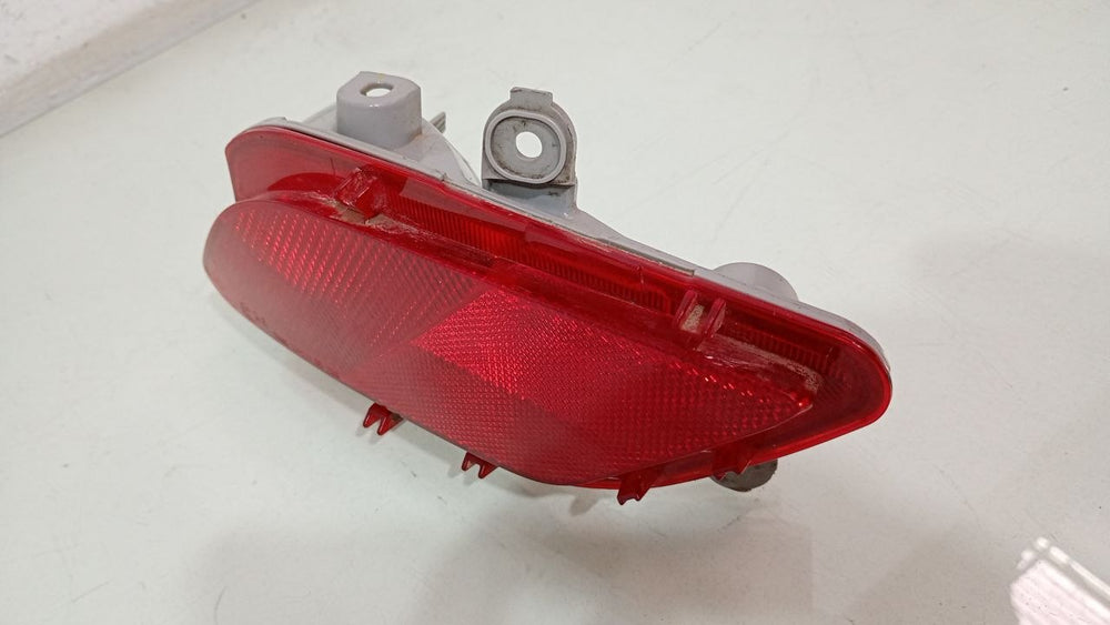 Lanterna Tras Neblina Esq Toyota Yaris 2018/2025