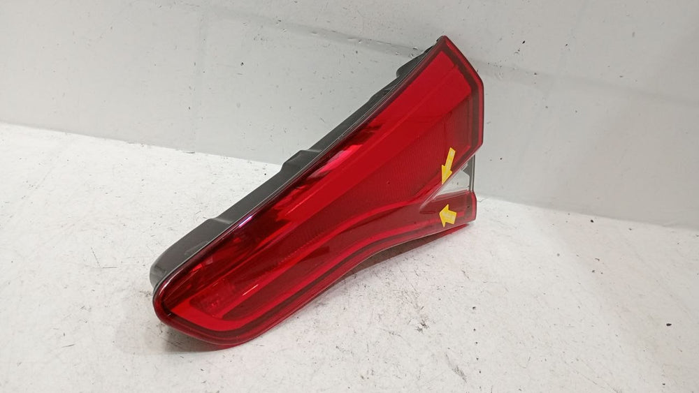 Lanterna Tampa Tras Dir Renault Sandero 2019/2021