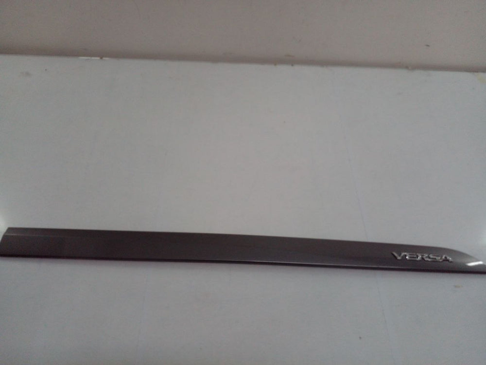 Friso Lateral Porta Nissan Versa 2011/2020 Novo
