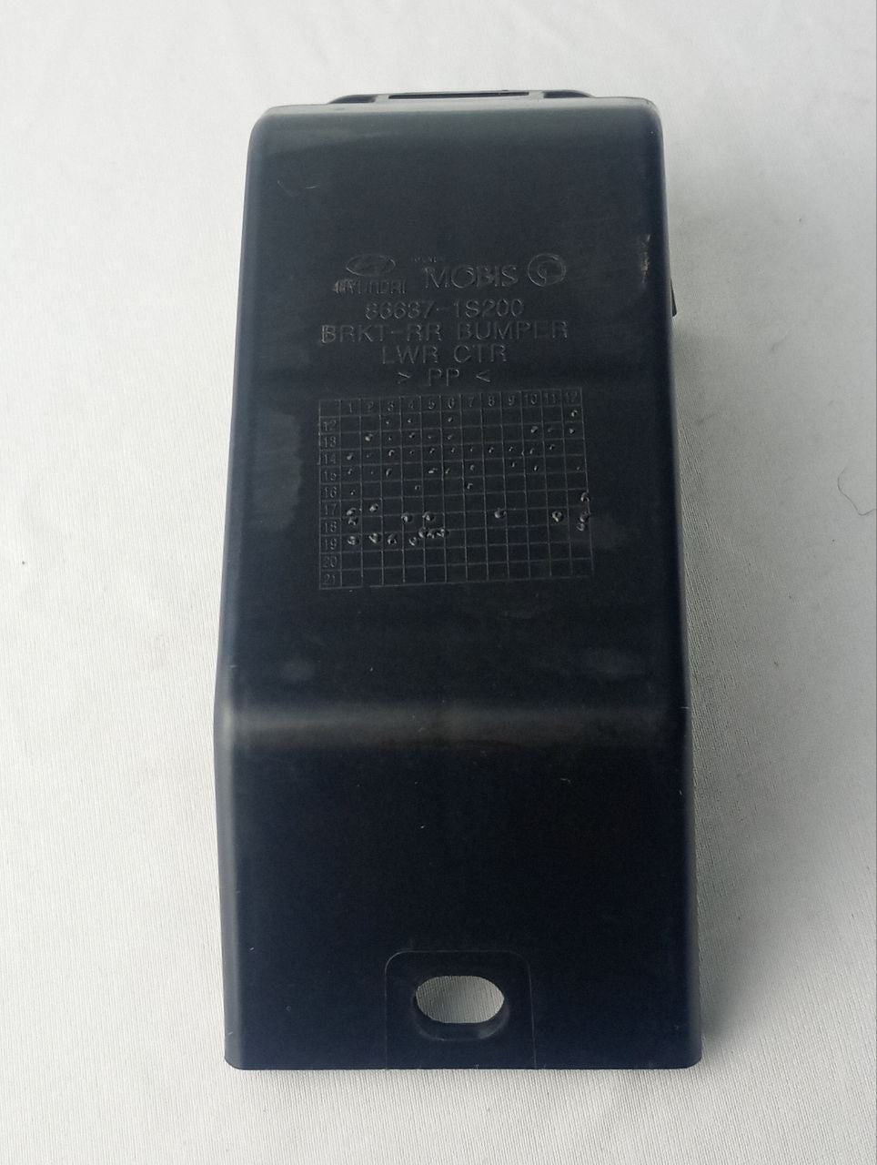 Suporte Guia Central Inferior Para-choque Traseiro Hyundai HB20 2012/2019 Novo