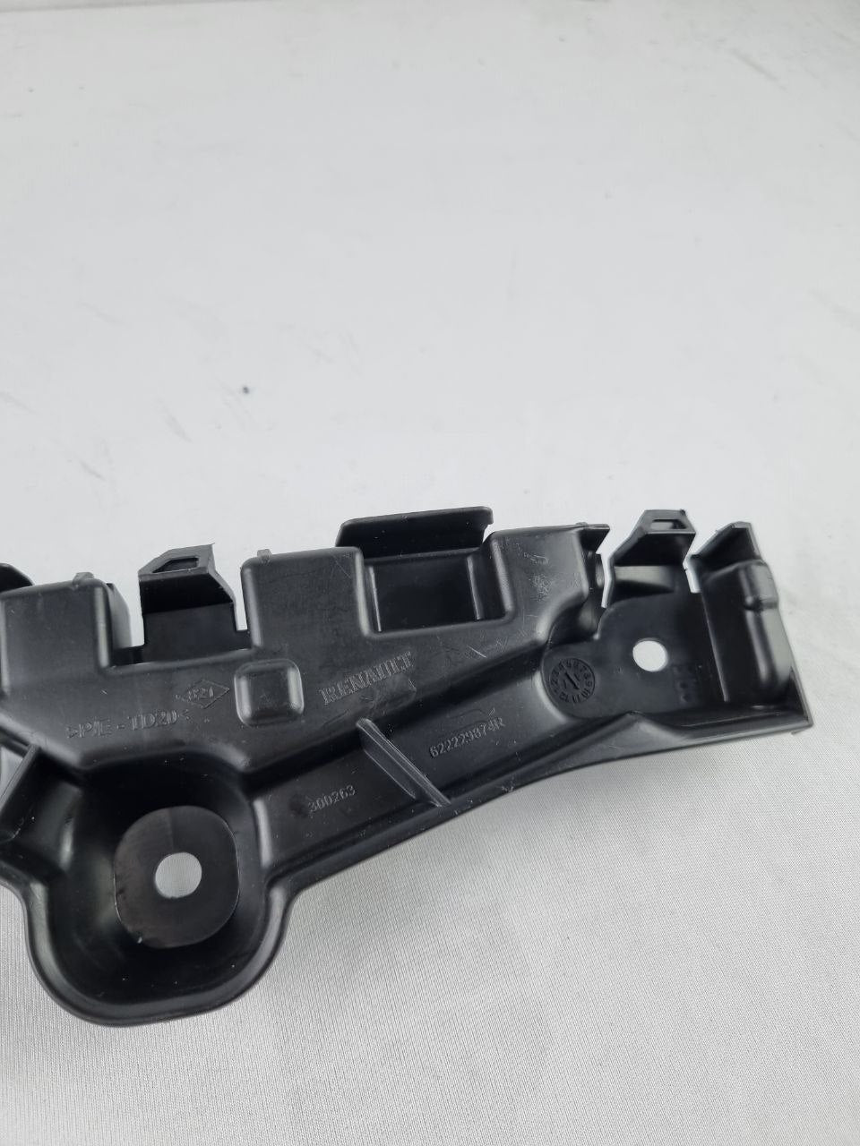 Guia Suporte Para-choque Diant Dir Renault Sandero Logan 2014/2020