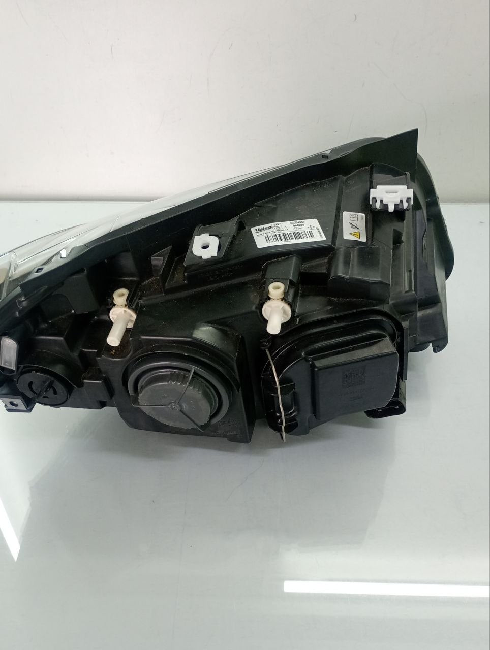 Farol esquerdo X1 2012
X1 2012/2015 BI XENON C/LED ORIGINAL