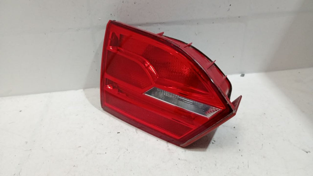 Lanterna Tras Esq Tampa Volkswagen Jetta 2011/2015
