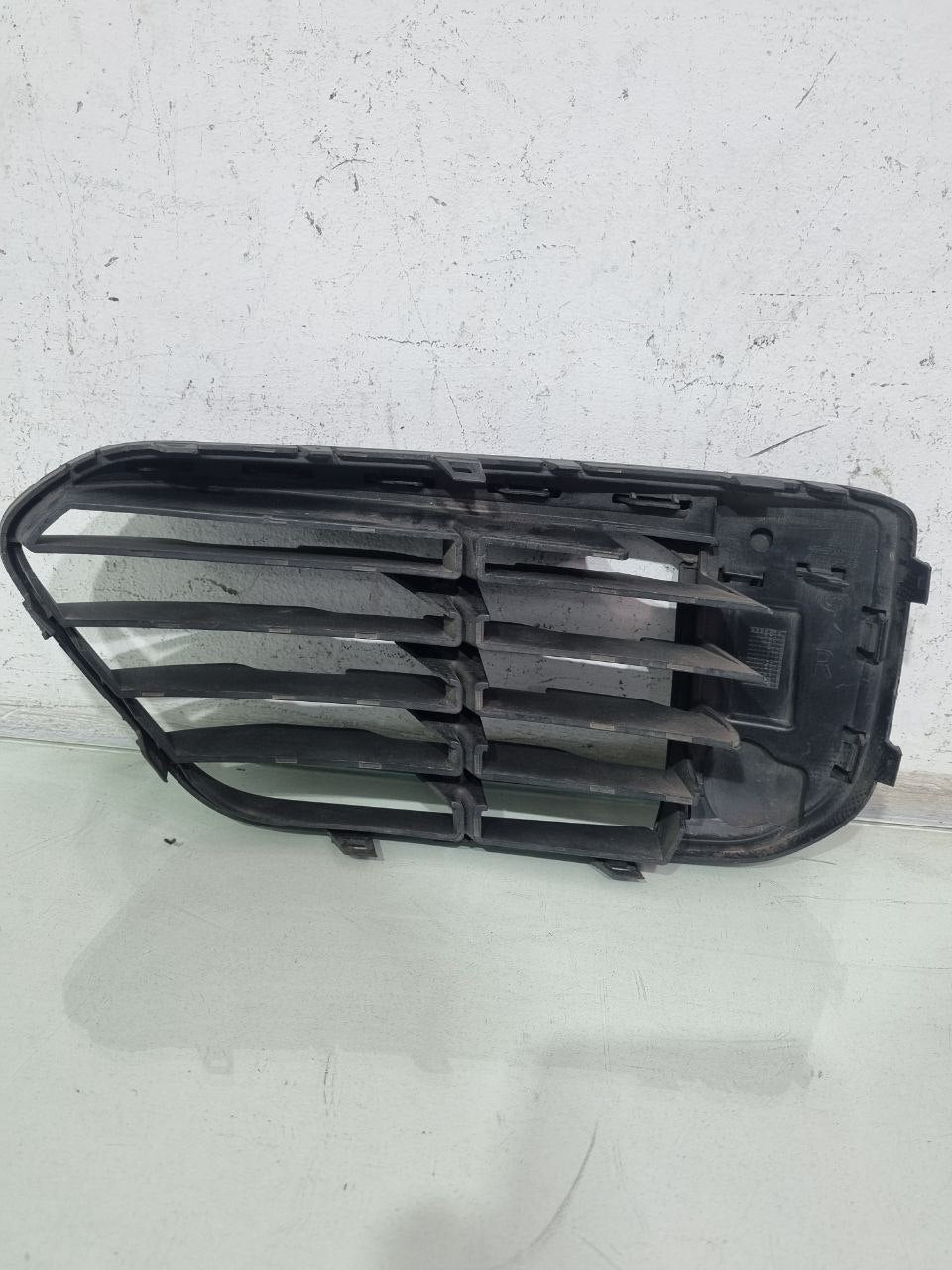 Moldura Farol de Milha Direita BMW X1 2017/2020 Usado