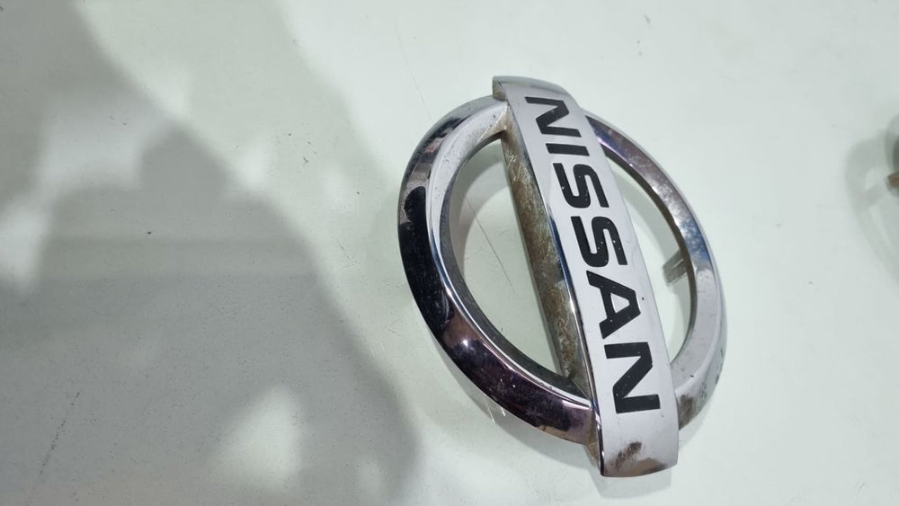 Emblema Diant/Tras Nissan Kicks/Frontier/Versa/Sentra 2008/2021