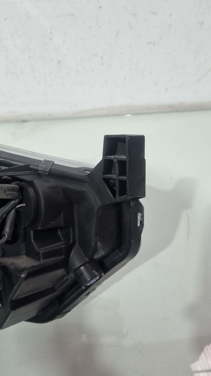 Farol Diant Esq Nissan Kicks 2017/2019 Usado