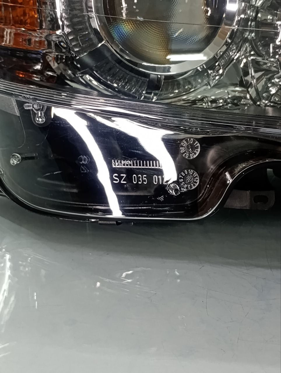 farol direito classe C 2007
Classe C C180 C220 CLC