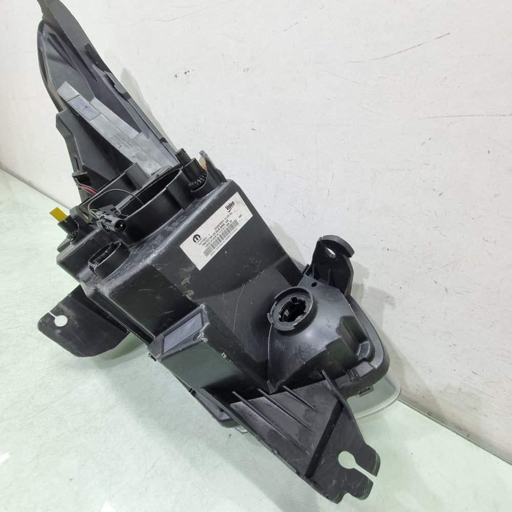 Farol Diant Esq Fiat Argo 2017/2021 Usado