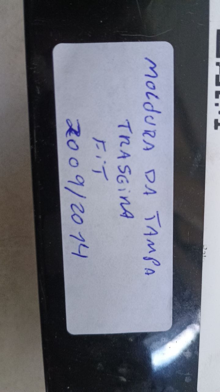 Moldura Tampa Tras Honda Fit 2009/2014 Usada