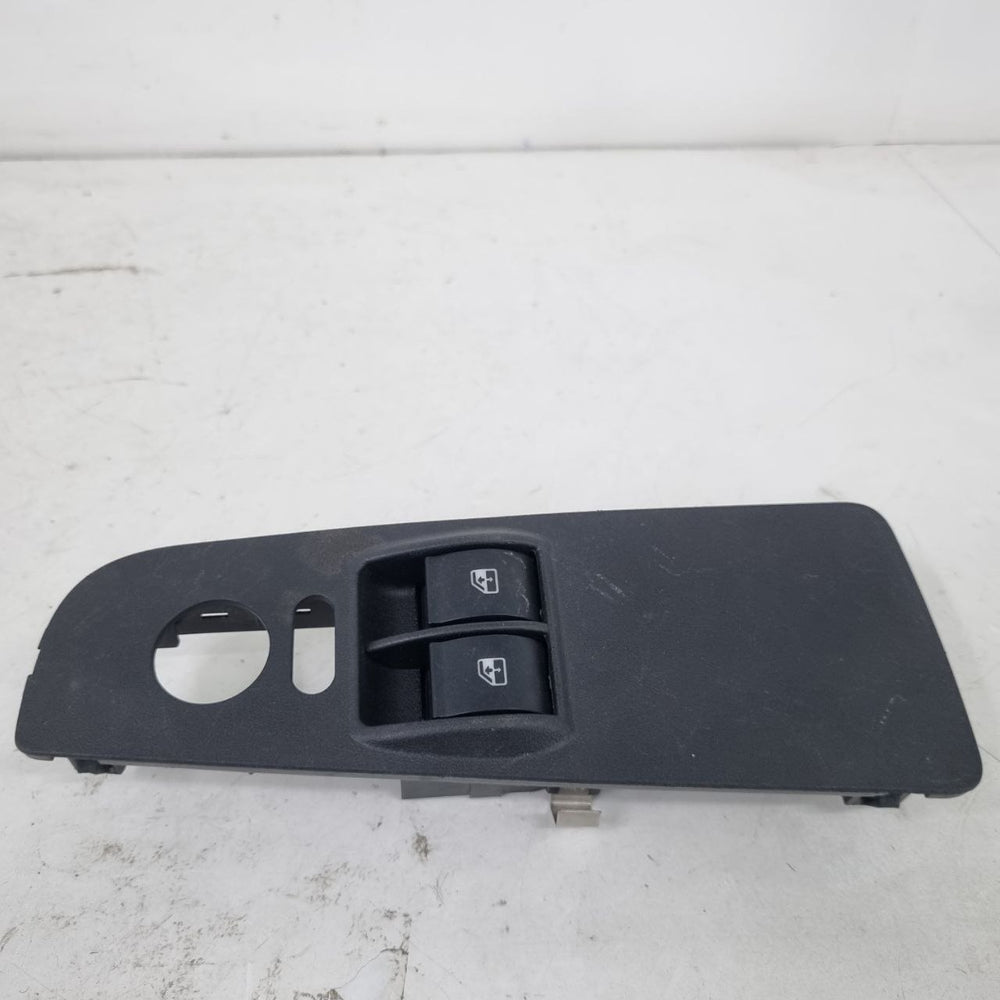 Moldura Interruptor Vidro Diant Fiat Punto Linea 2007/2012